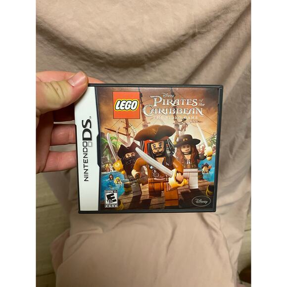 LEGO Pirates of the Caribbean: The Video Game (Nintendo DS, 2011) Complete CIB - Picture 1 of 3